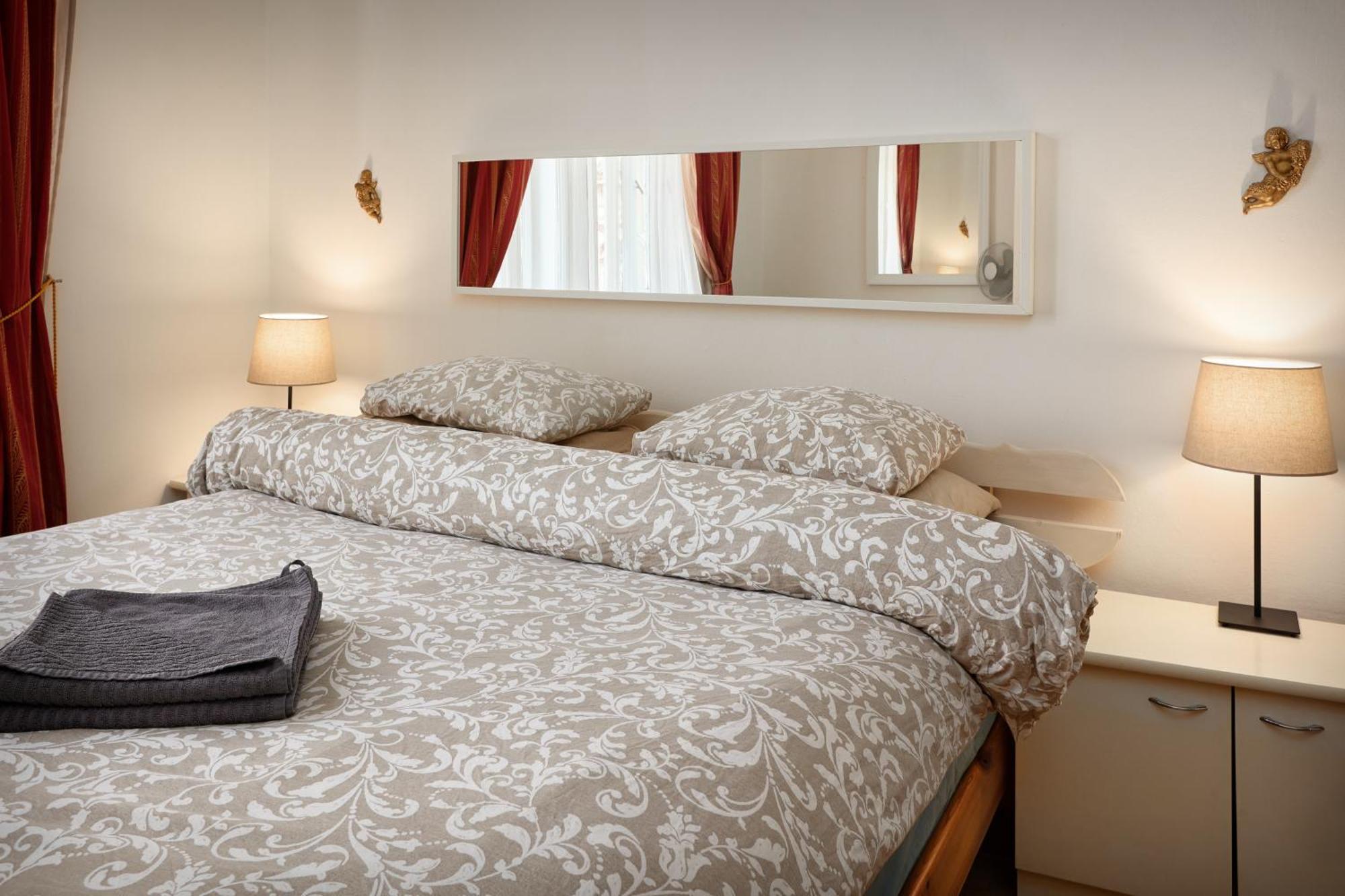 Ferienwohnung Old Town & Parking Assistance Prag Exterior foto