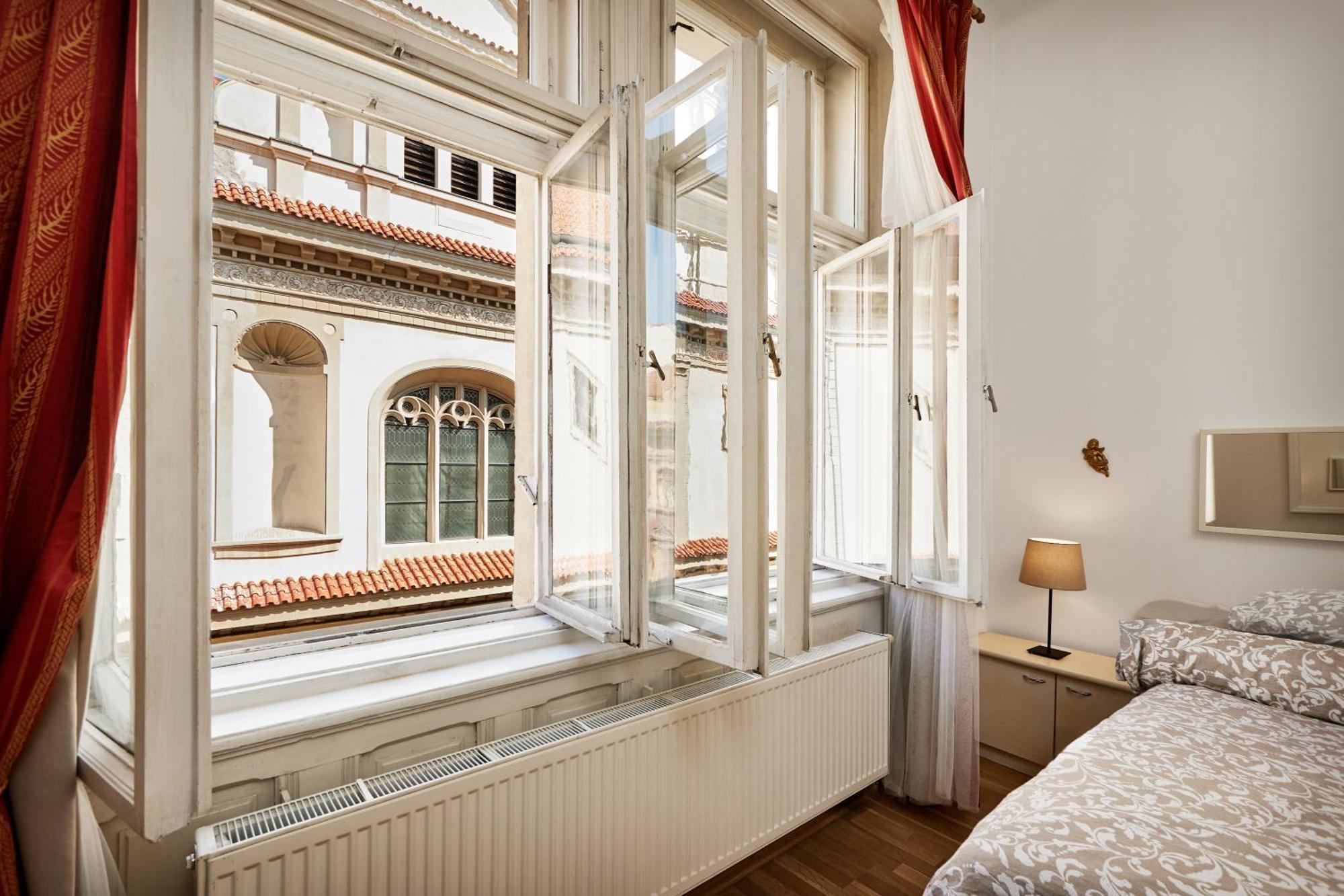 Ferienwohnung Old Town & Parking Assistance Prag Exterior foto